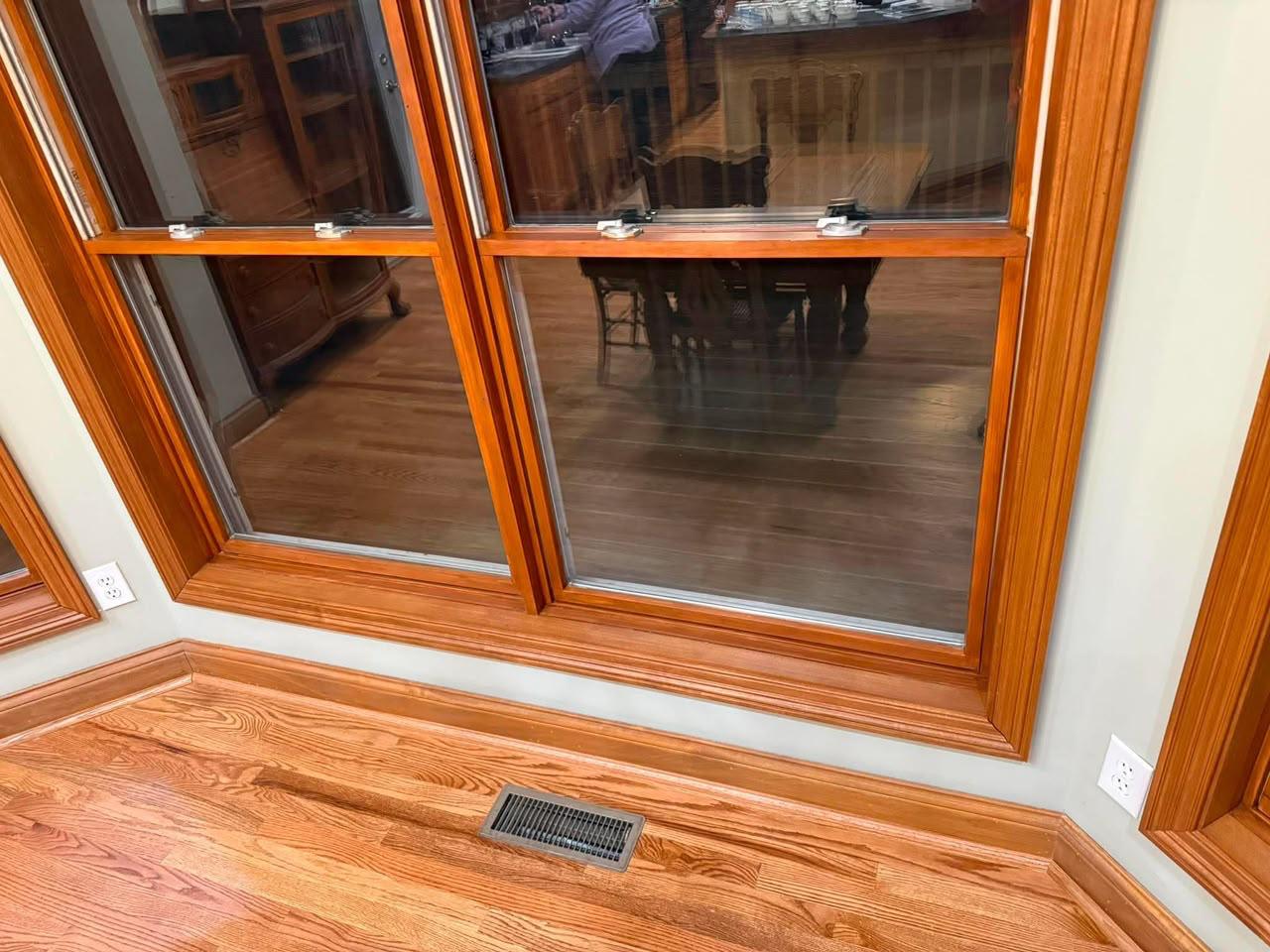 Bay window corner trim detail